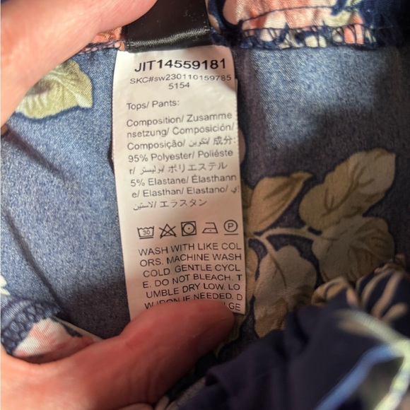 SHEIN Floral Print High Waist Shorts - Picture 3 of 5